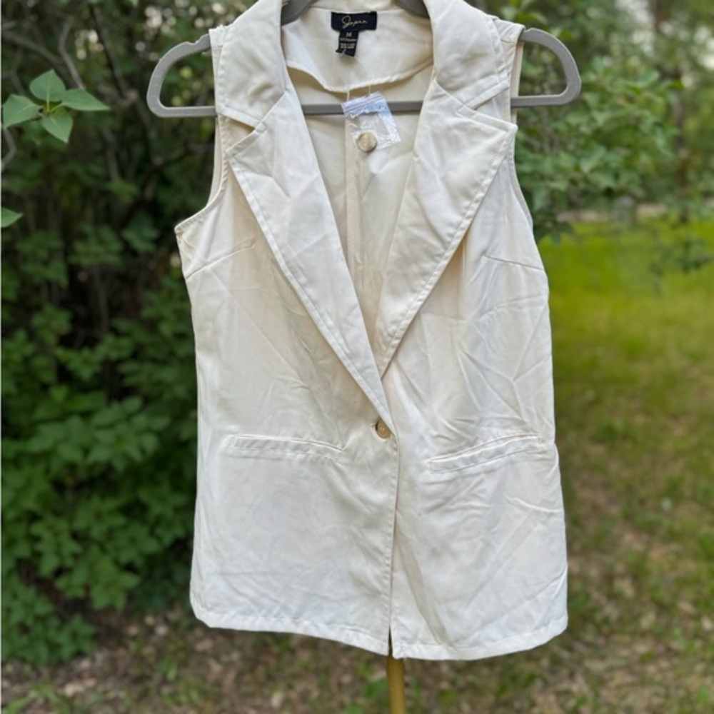Japna Cream Sleeveless Blazer Vest